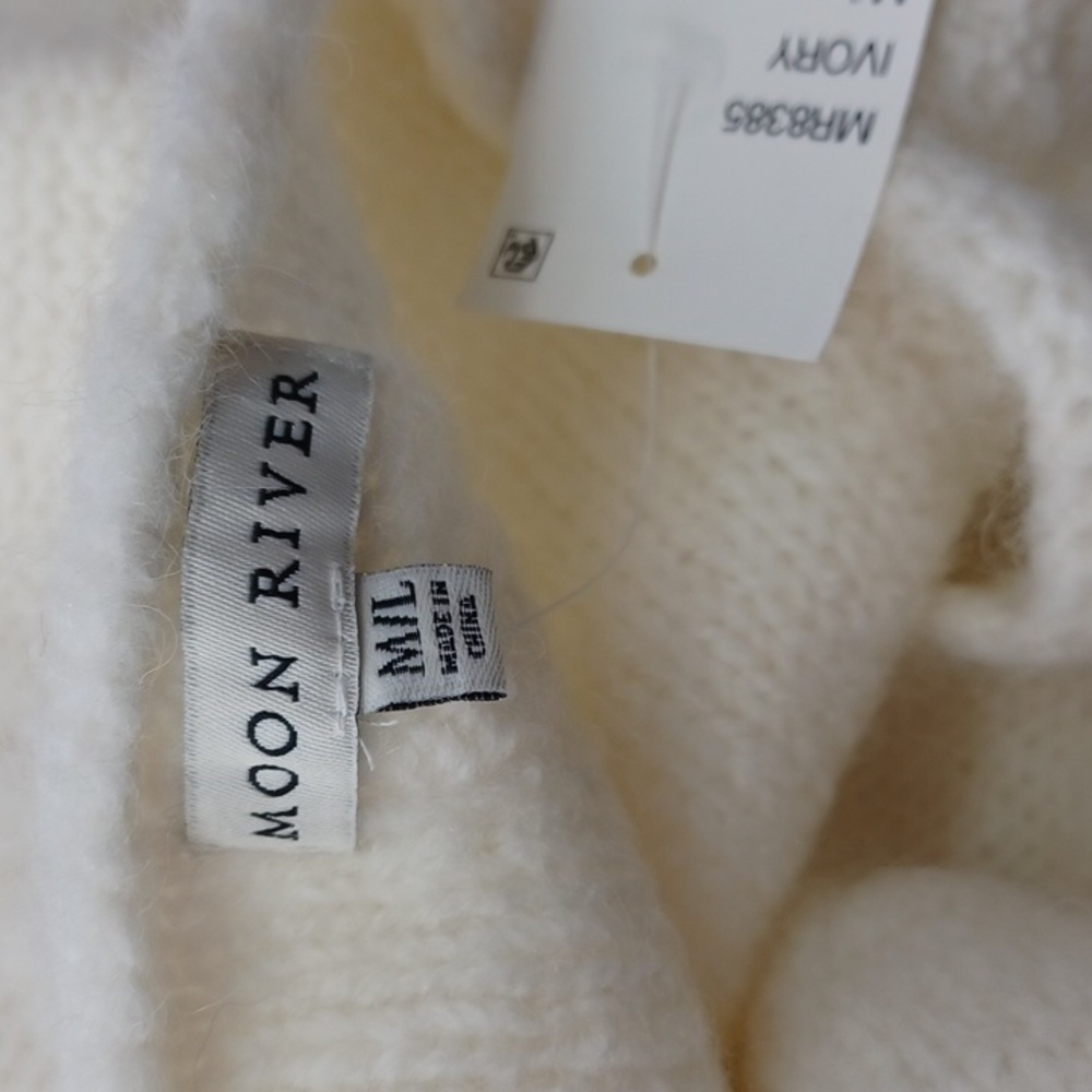 Moon River Wool Blend Cable Pullover Sweater NWT - Picture 2 of 5